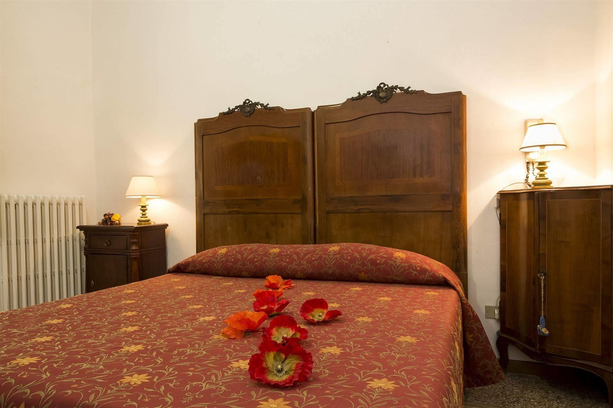Albergo Tre Donzelle Siena Luaran gambar